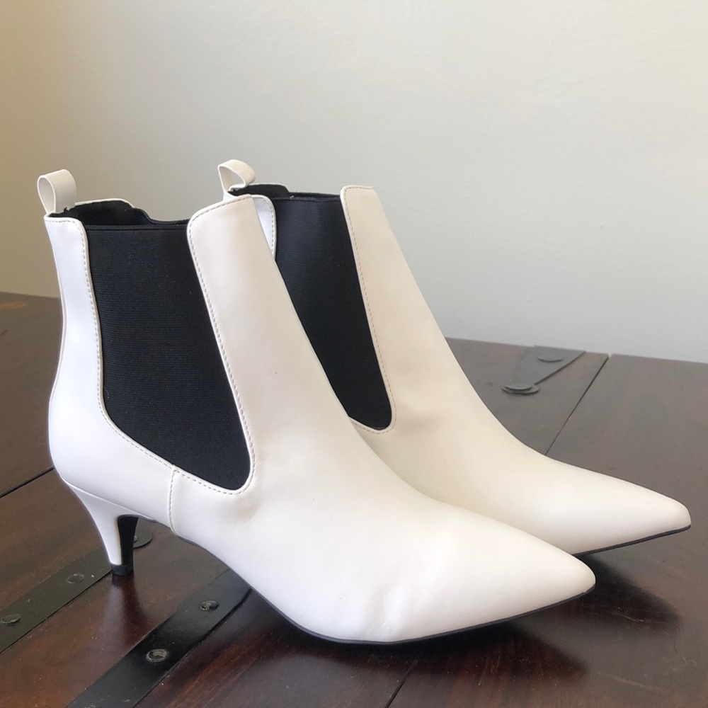 BNWT LuLu’s White Heeled Booties